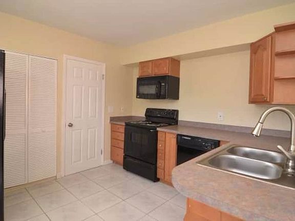 3rd image of 5762 59th St N