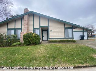 6820 Park Riviera Way, Sacramento, CA 95831