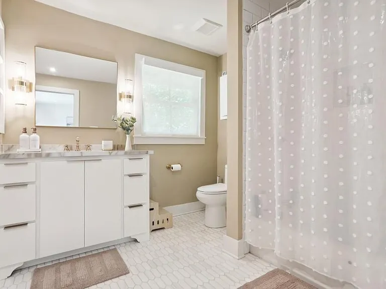 1007 Somerset Dr NW — Photo 10