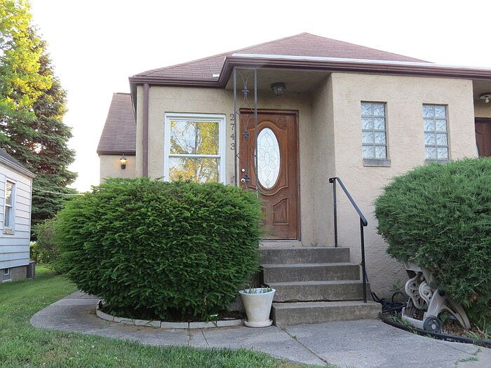 1st image of 2743 Thorndale Ave