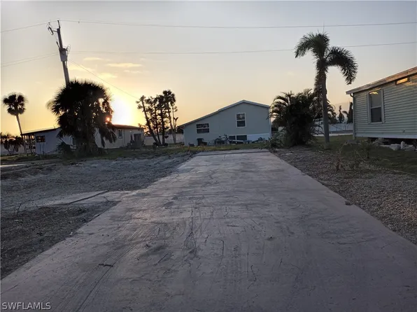 7231 Drum Dr, Saint James City, FL 33956