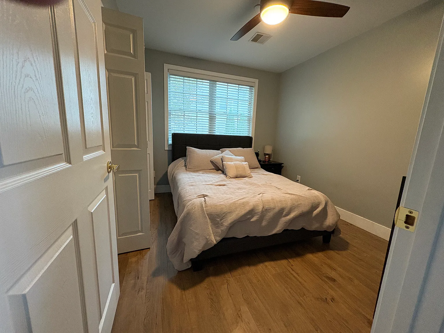 2 bed, 950 sqft, $1,900 — Photo 4