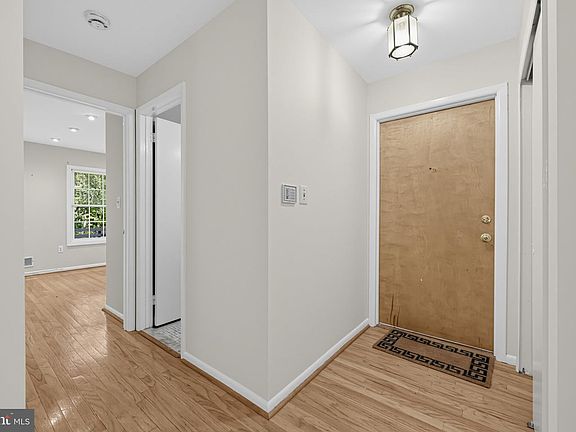 4th image of 114 Cascade Ct APT 2