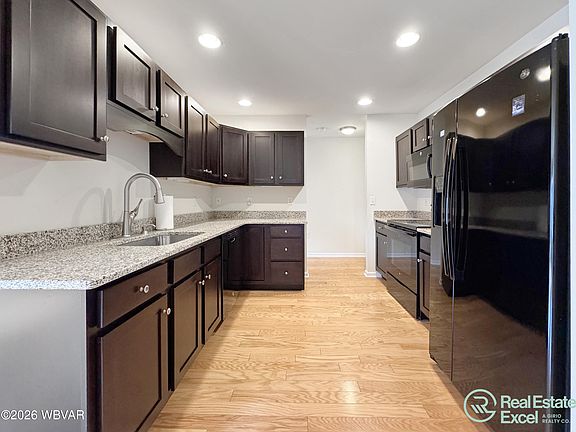 4th image of 21 Madison Ave