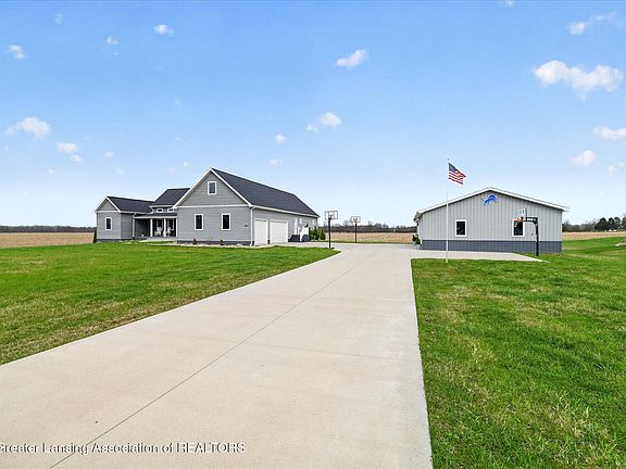 3rd image of 3363 S Geeck Rd