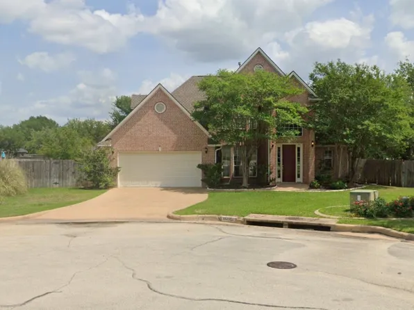 3920 Park Hurst Dr, Bryan, TX 77802