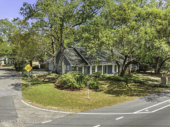 3rd image of 89338 Diamondhead Dr E