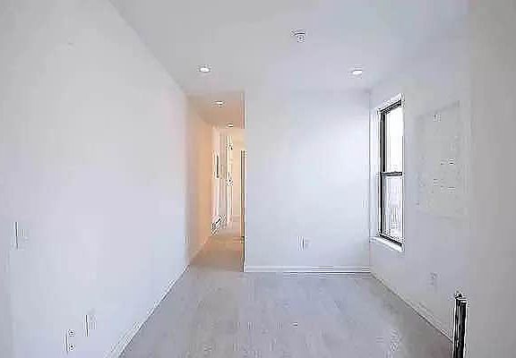 4th image of 195 E 2nd St #26