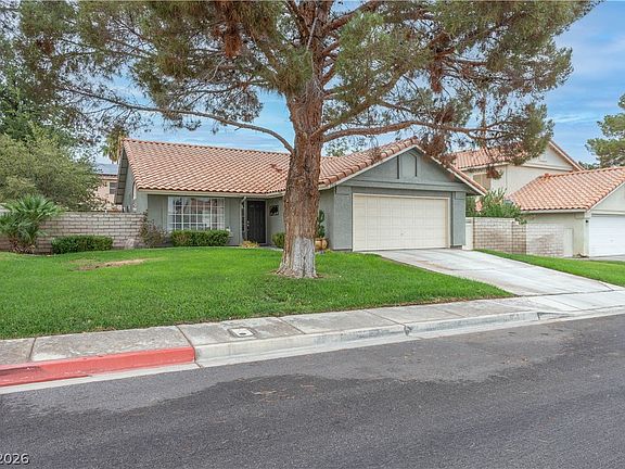3rd image of 1316 Grey Hunter Dr