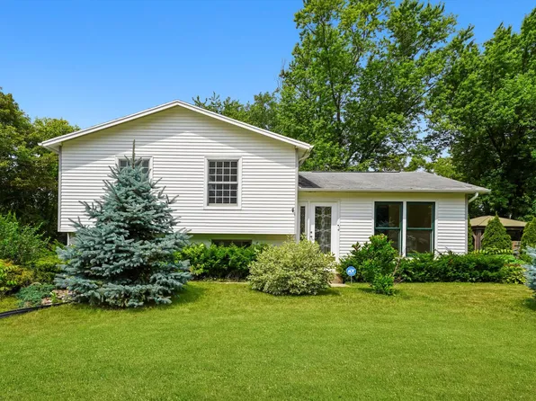 36896 N James Dr, Lake Villa, IL 60046