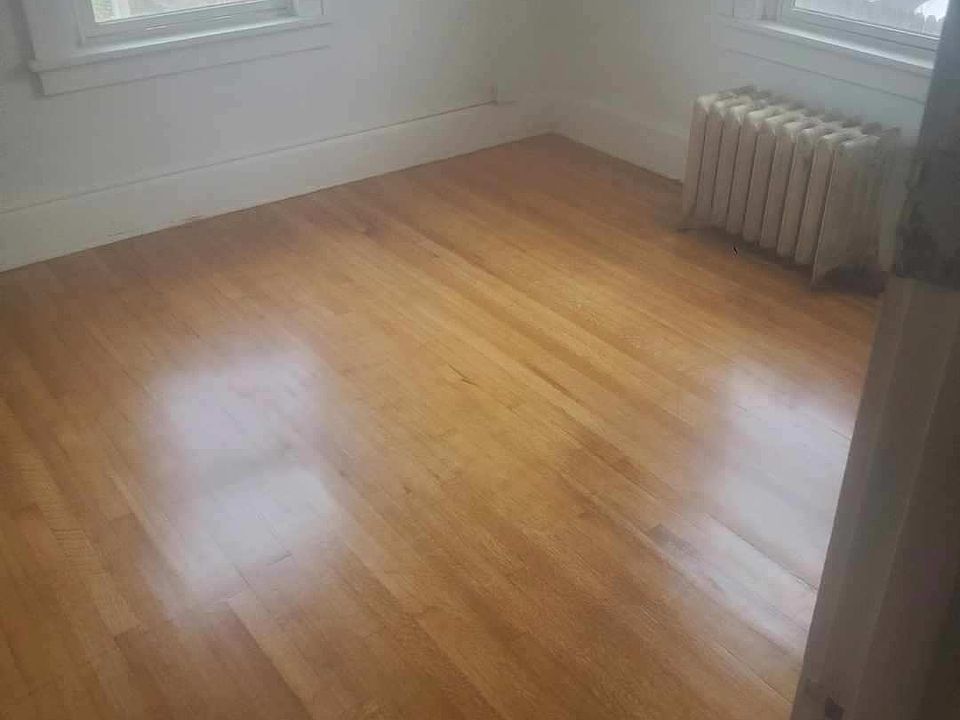 2nd image of 3021 Woodland Ave APT 3