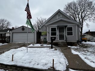 903 Oak Ct, Dixon, IL 61021