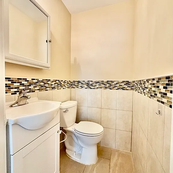 163 Walnut St #A — Photo 18