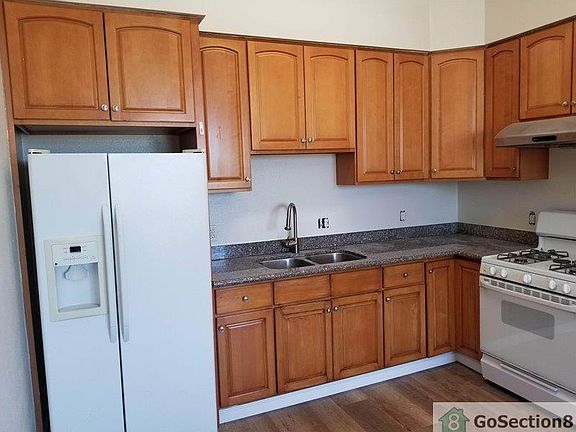2nd image of 1659 La Salle Ave