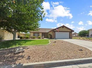 14645 Robin Ln, Helendale, CA 92342