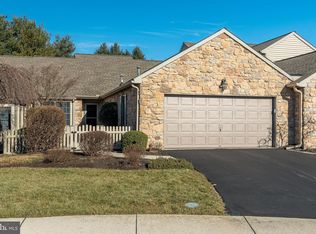 542 Farmhouse Ln, Hummelstown, PA 17036