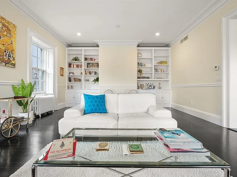 285 Clarendon St #4 — Photo 3