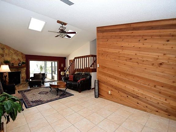 4th image of 8411 Murray Ct