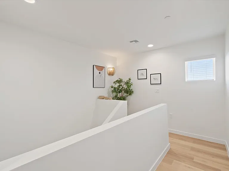 1818 W Earll Dr — Photo 19