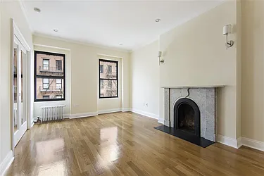 Rented by R New York