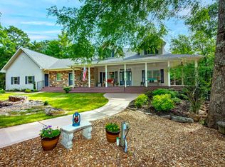 375 Lake Shore Dr W, Greers Ferry, AR 72067