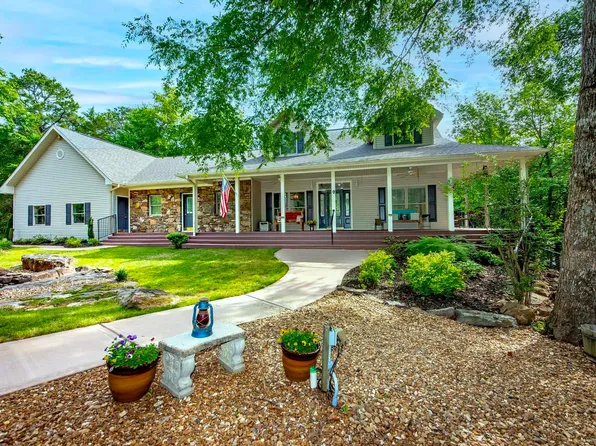 375 Lake Shore Dr W, Greers Ferry, AR 72067