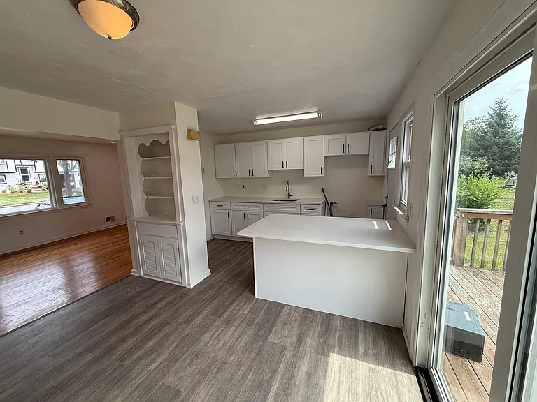 585 Mountainview Dr — Photo 8