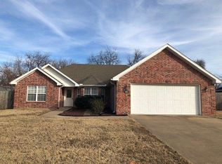 800 Harvest St, Centerton, AR 72719
