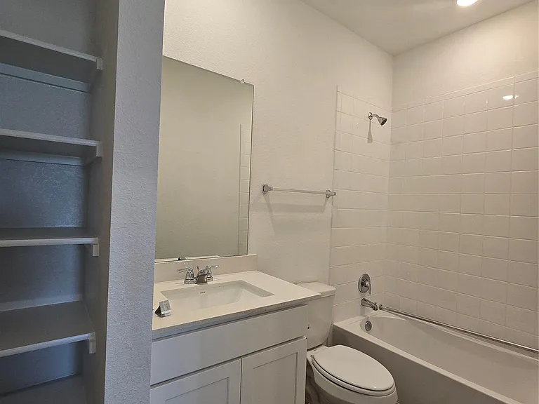 352 San Juan Trl — Photo 6