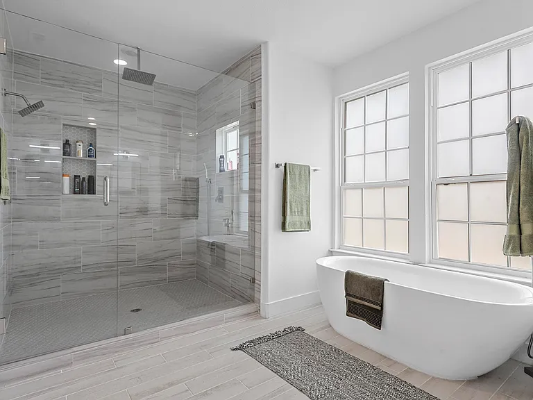 4013 Legend Trl — Photo 34