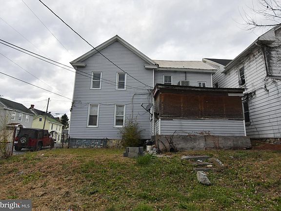 5th image of 601 2nd St