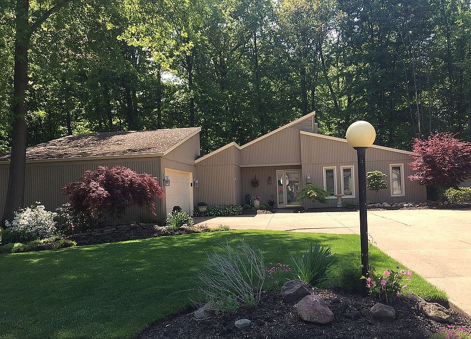 1st image of 9822 Pebble Brook Ln