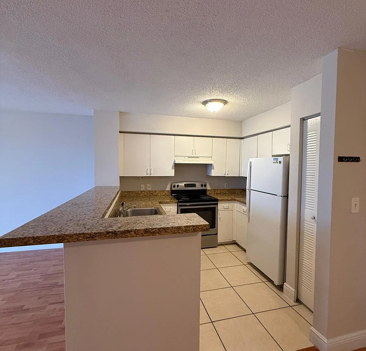 2 bed, 818 sqft, $2,450 — Photo 3