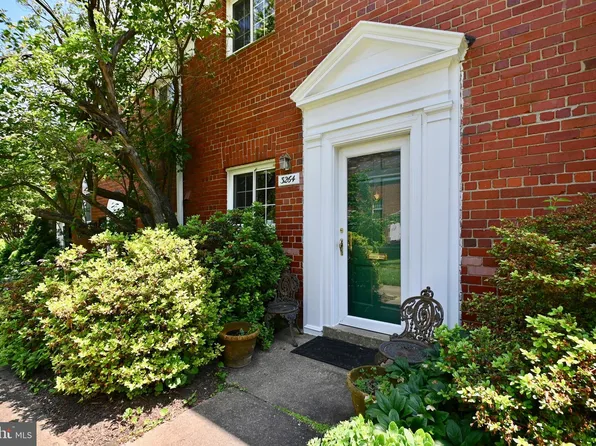 3264 Martha Custis Dr, Alexandria, VA 22302