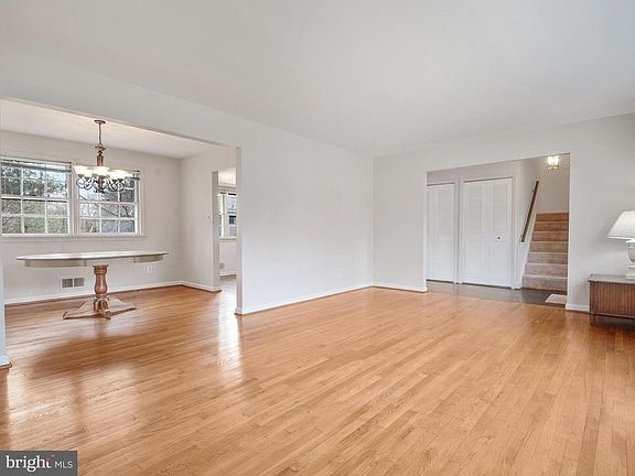 4th image of 6902 Stonewood Ct