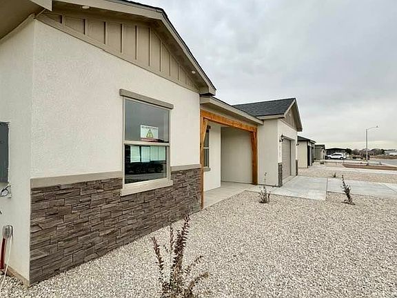 2nd image of 3727 Sapphire Dr