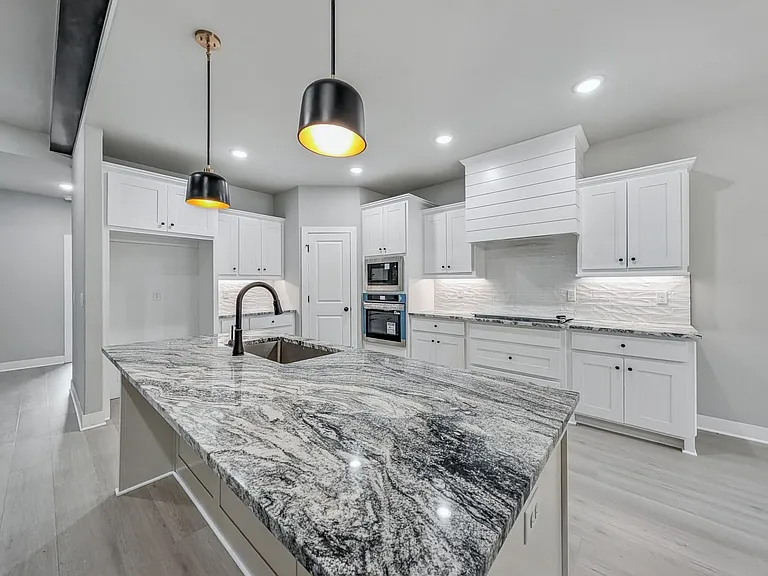 10 Olmsted Cir — Photo 9