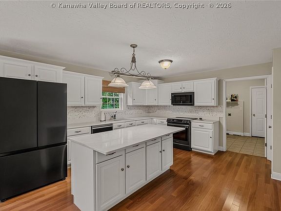 4th image of 15 Lathem Ridge Rd