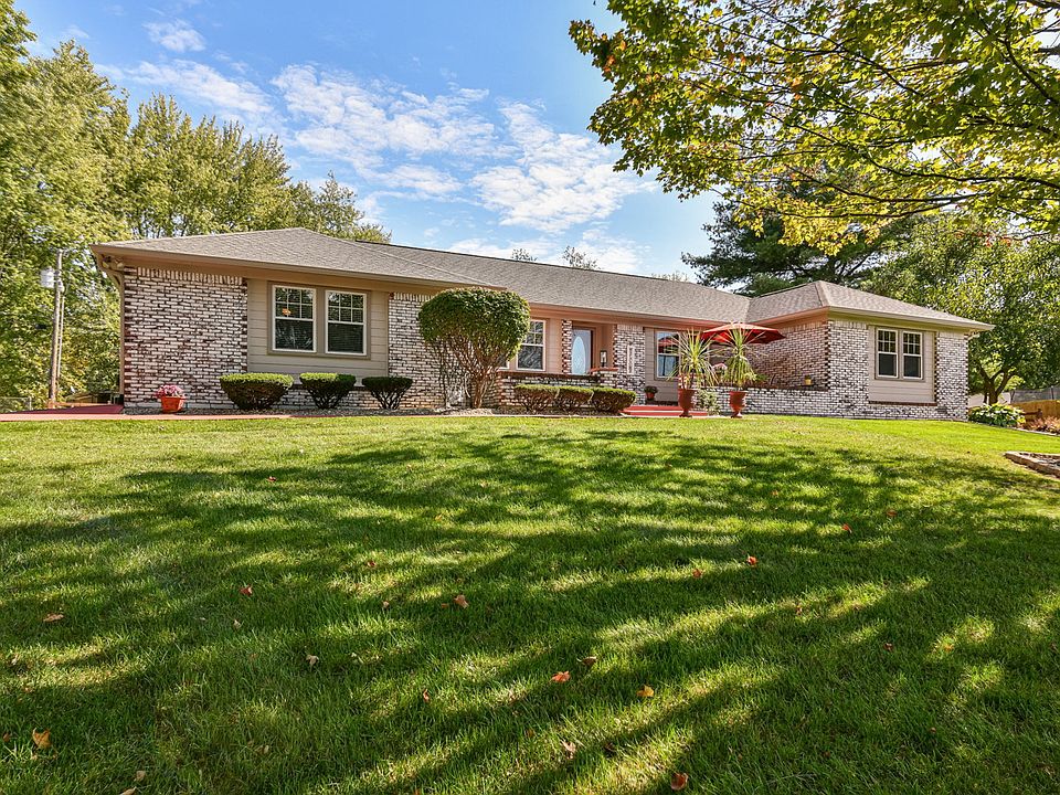 1st image of 9737 Green Leaves Ct
