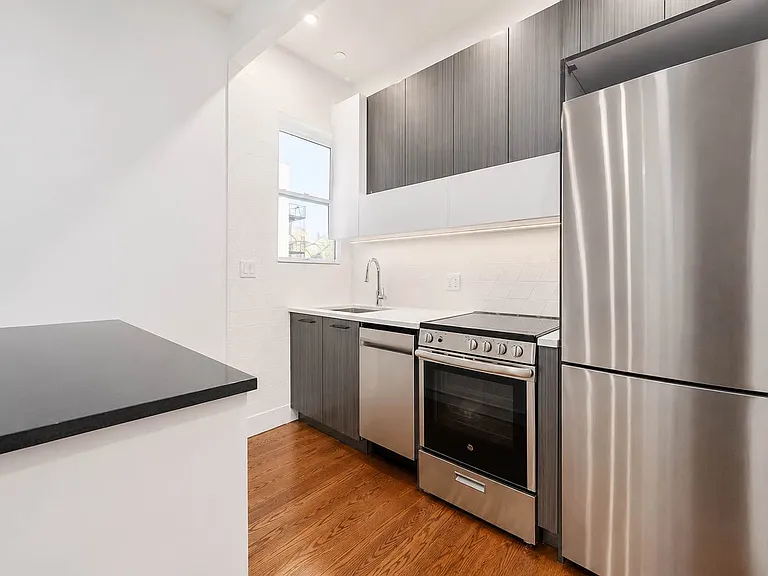 124 Erasmus St #3A — Photo 2