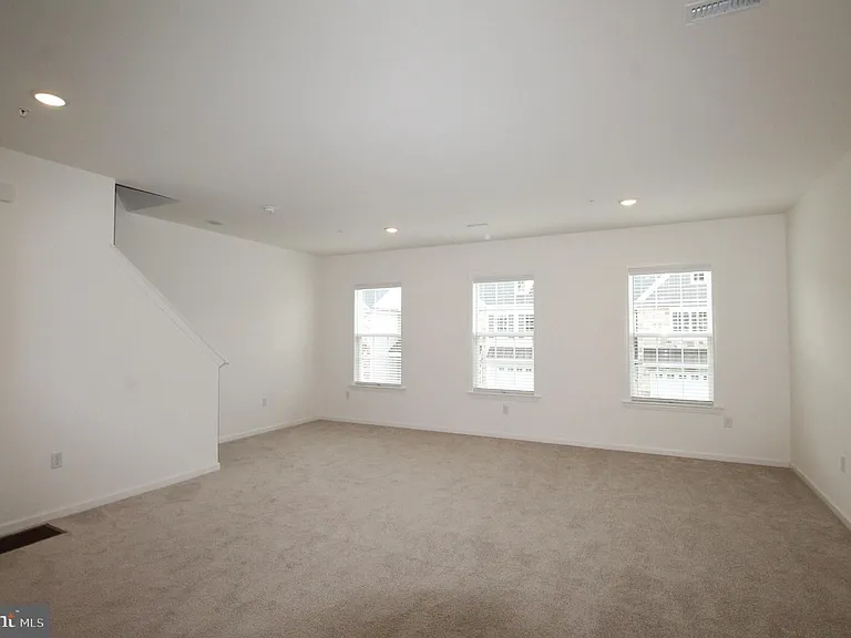 2445 Spring Water Cir — Photo 10