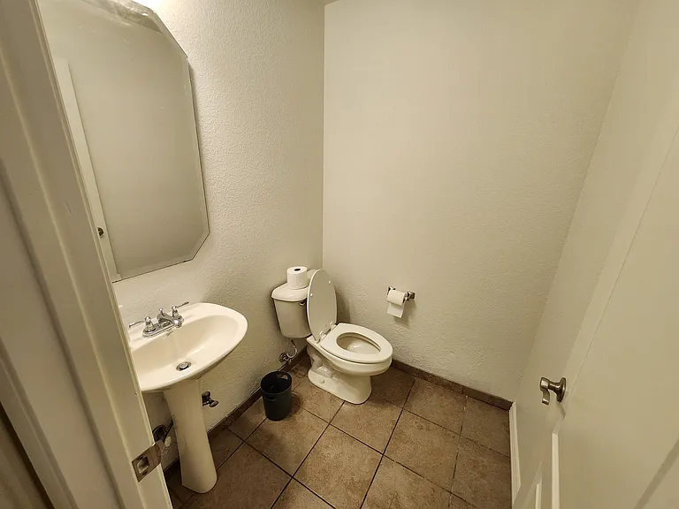 790 W Breeze Cv — Photo 14