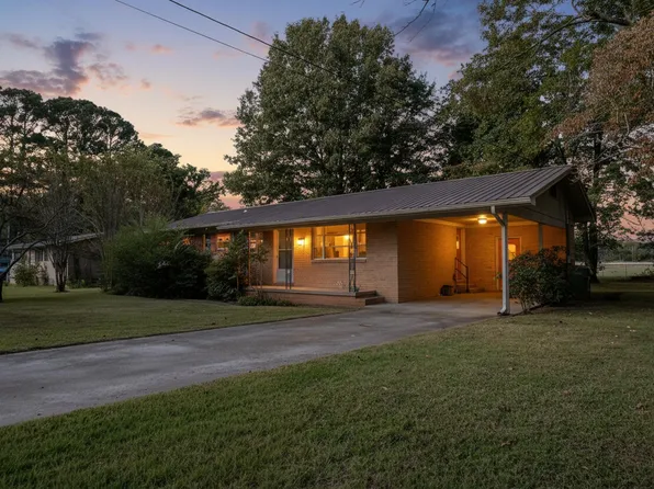 1302 Garden Dr, Scottsboro, AL 35768