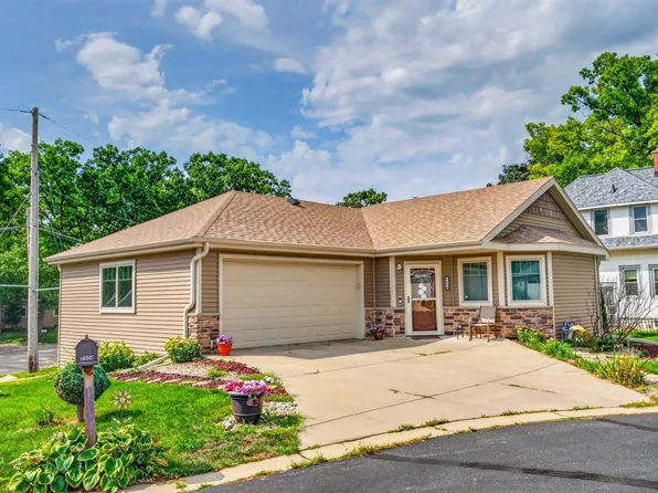 2004 Butler Ct, Middleton, WI 53562
