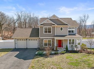 24 Knoll Crest Court, Cornwall, NY 12518