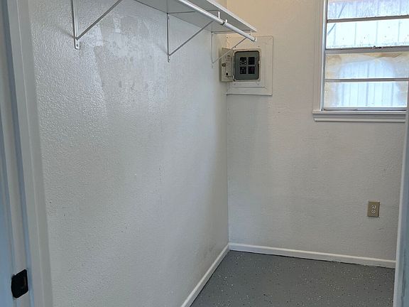 3rd image of 1711 Norwich Ave