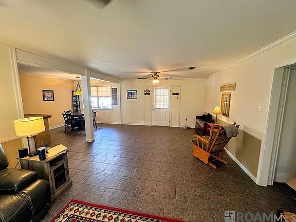 5th image of 40110 La Rochelle Rd