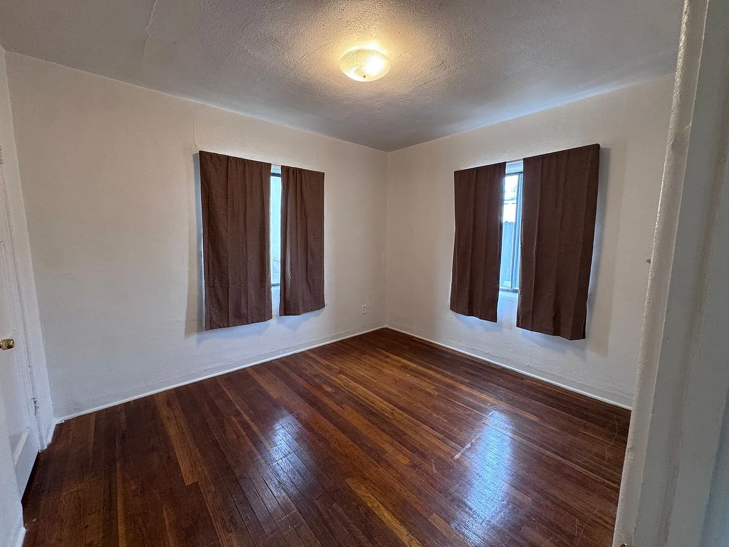 Beautiful 3 bedroom 1 bath home available. Call to schedule tour — Photo 4