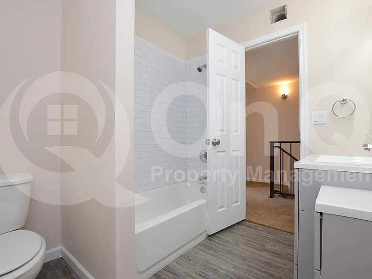 1418 E Knoll Cir #2 — Photo 11