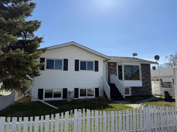 706 W 2nd St SE, Drumheller, AB T0J 0Y6